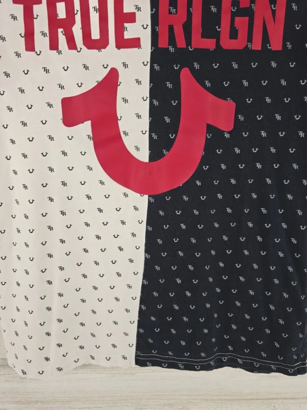 True Religion Men's Split Monogram Tee T- Shirt in Black/White MEN'S SIZE MEDIUM